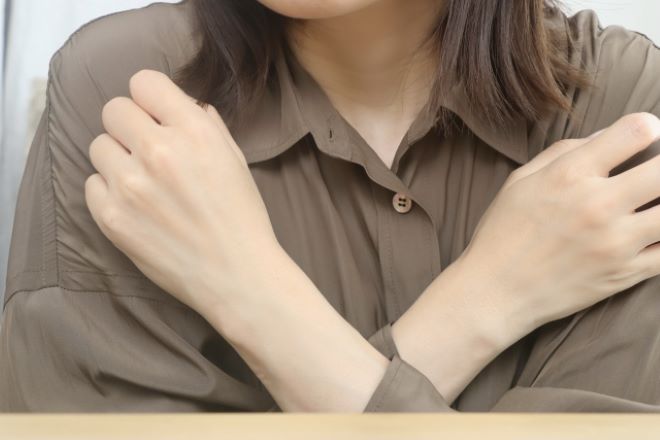 不倫相手の奥さんから盗聴器を仕掛けられているかもしれない…|30代女性からの調査相談