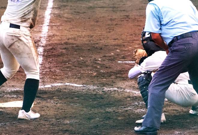 野球選手の姿。